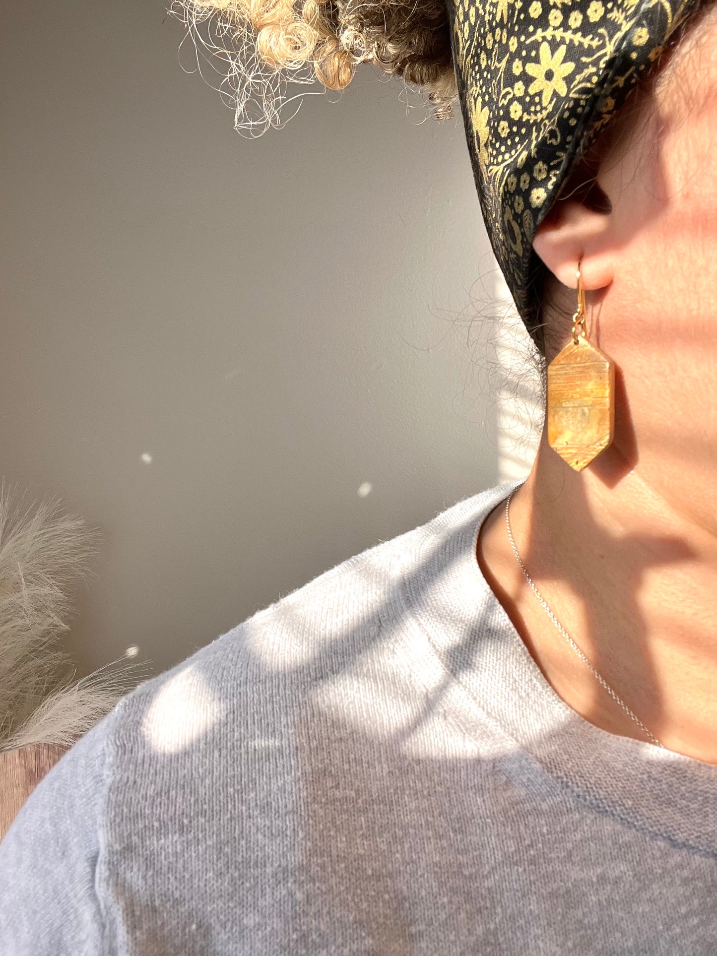 Antiqued Brass - Diamond