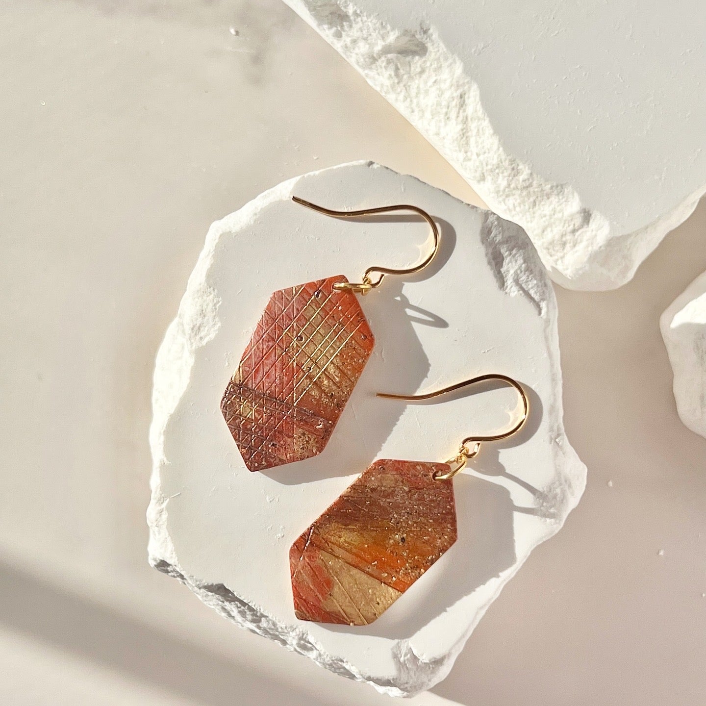 Antiqued Brass - Diamond